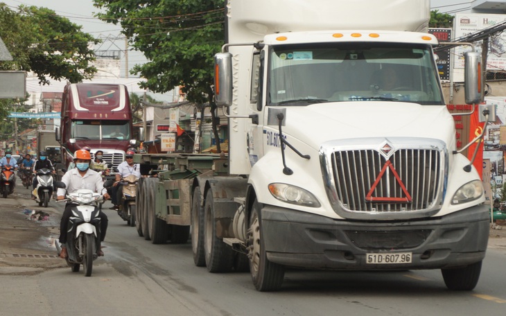 Đề xuất mở thêm đường dưới cao tốc, chia lửa với đường 