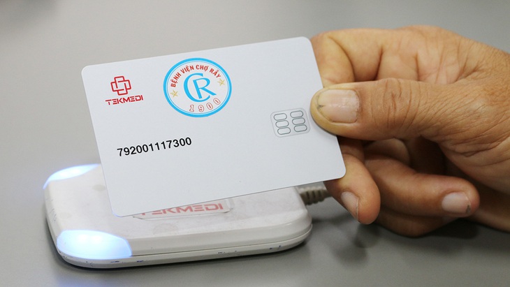 Thẻ khám bệnh 2 trong 1 của Bệnh viện Chợ Rẫy - Ảnh 1. Thẻ khám bệnh 2 trong 1 của Bệnh viện Chợ Rẫy - Ảnh 1.