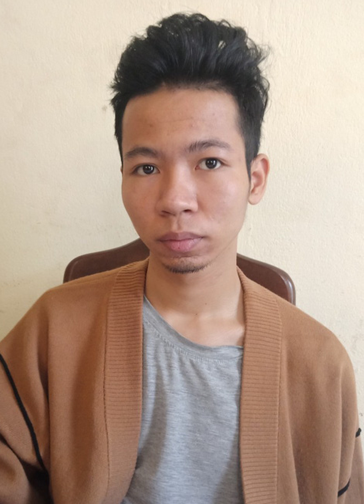 Ngày làm nhân viên chăm sóc khách hàng, tối đi trộm cắp - Ảnh 1. Ngày làm nhân viên chăm sóc khách hàng, tối đi trộm cắp - Ảnh 1.