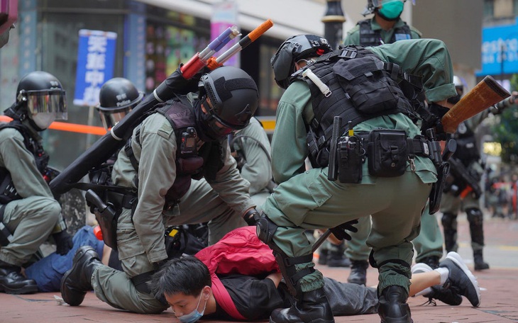 Dọa Hong Kong, Bắc Kinh vẫn lo