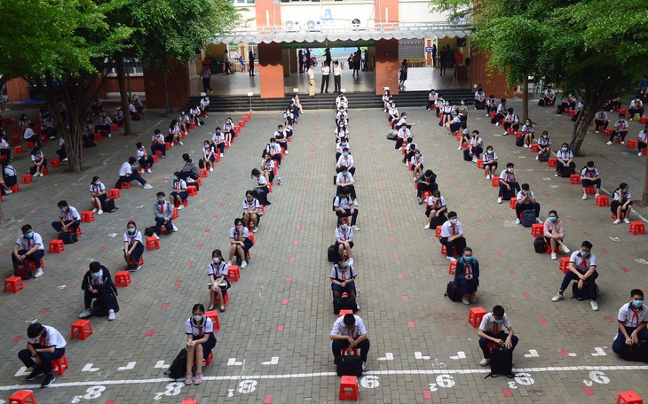 Sáng nay 4-5, học sinh 63 tỉnh thành trở lại trường