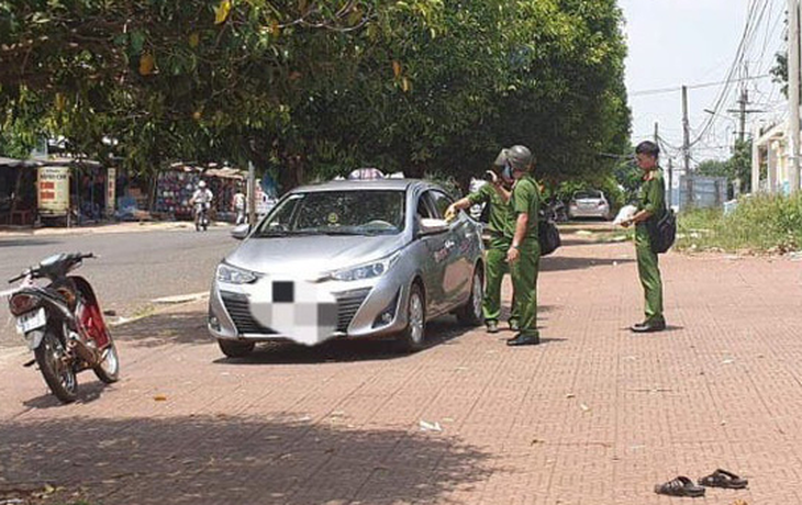 Đâm nhau vì giành khách, 1 tài xế taxi tử vong - Ảnh 1.