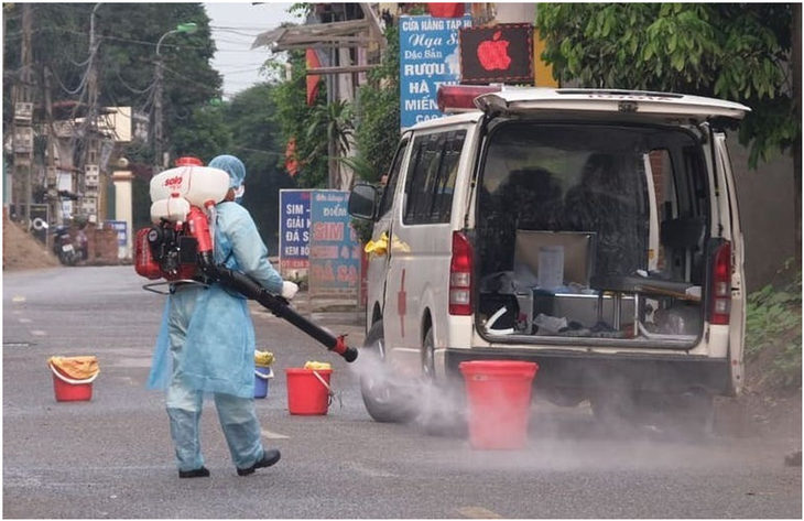 Phụ nữ chuyển sang xu hướng mua sắm tối giản - Ảnh 1.