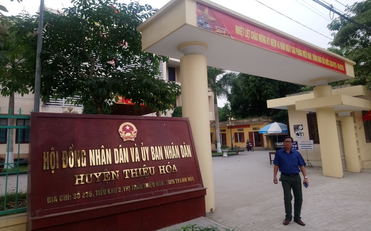 Huyện định kiện xã ra tòa vì khoản tiền 3,1 tỉ trả nợ dân