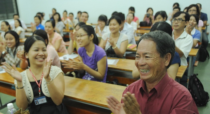 Lời thầy Vũ Đức Sao Biển: Khom lưng kiếm chút hư danh hưởng bổng cao, lộc lớn làm chi? - Ảnh 1.