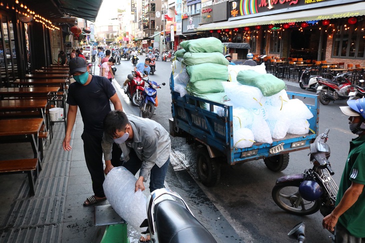 Phố Tây Bùi Viện sống lại rồi - Ảnh 4.