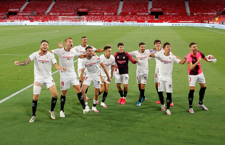 La Liga trở lại, Sevilla mở hàng với chiến thắng 2-0 - Ảnh 1.