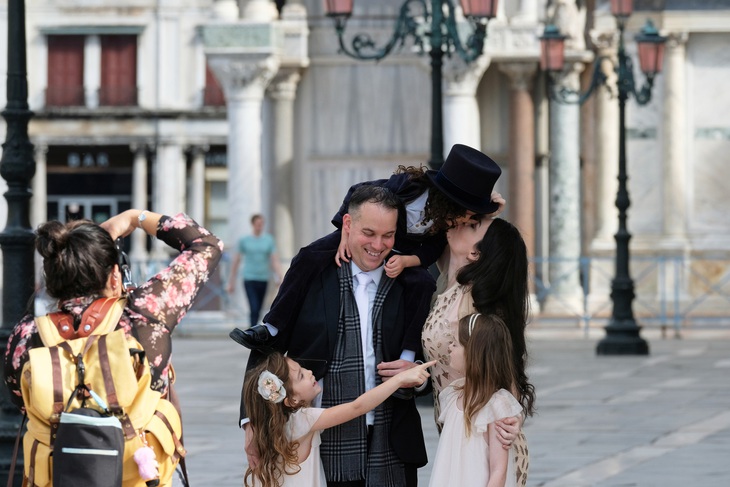 Venice mới mở lại, dân biểu tình chống du lịch đám đông - Ảnh 8.