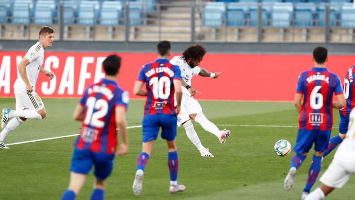 Hiệp 1 bùng nổ, Real Madrid thắng dễ Eibar - Ảnh 4.