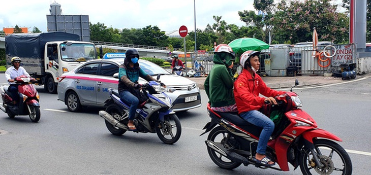 Taxi Saigontourist bị một cổ đông yêu cầu mở thủ tục phá sản - Ảnh 1.