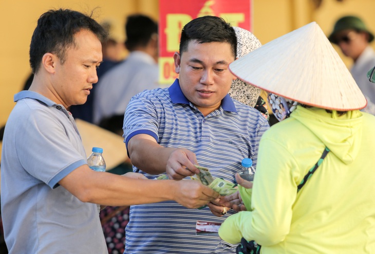 Sân Vinh bán vé trận SLNA gặp CLB TP.HCM theo kiểu con nhà nghèo - Ảnh 4.