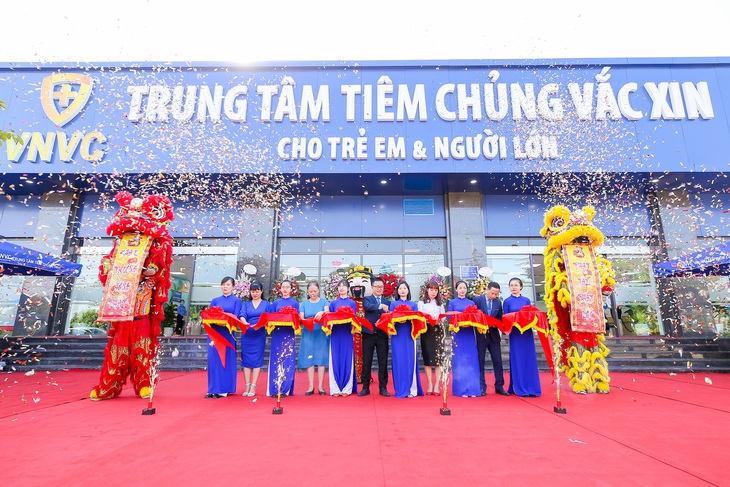 Khai trương trung tâm tiêm chủng VNVC Đông Anh - Ảnh 1.