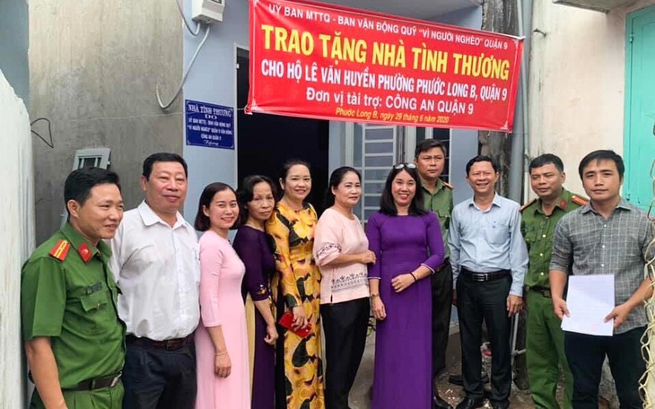 Trao nhà tình thương cho gia đình bị phóng hỏa làm 5 người chết