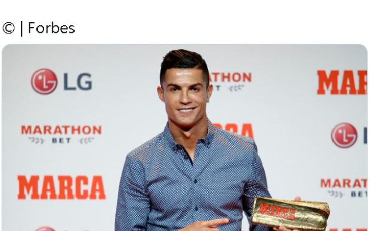 Ronaldo trở thành cầu thủ bóng đá đầu tiên kiếm được 1 tỉ USD