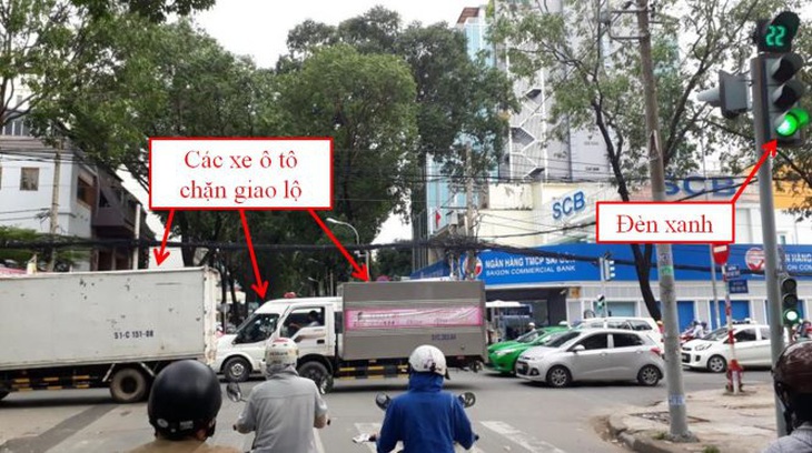 Trẻ em dưới 13 tuổi đi xe hơi phải có ghế chuyên dụng - Ảnh 2.