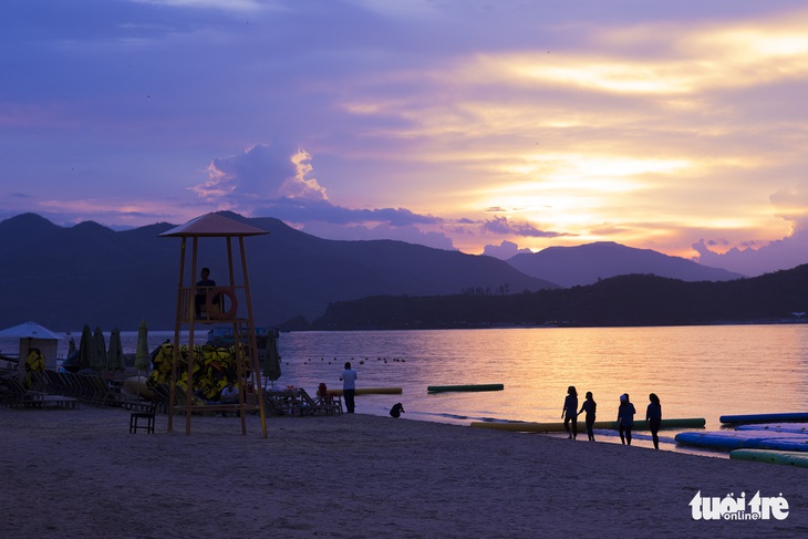 Du lịch Nha Trang giảm giá sâu, khách đông trở lại - Ảnh 8.