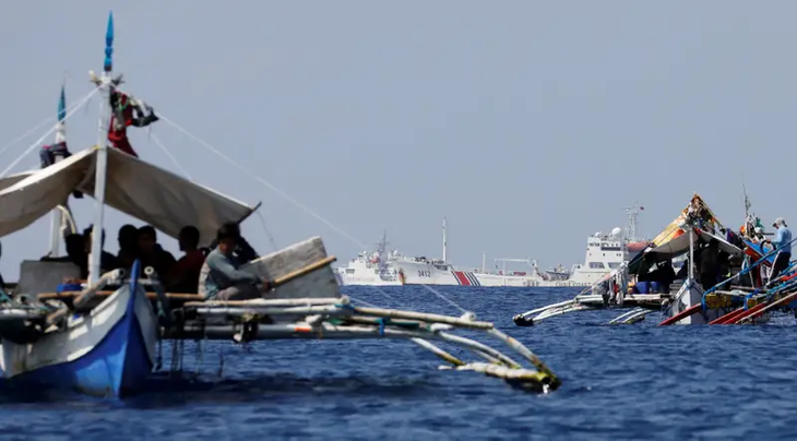 Sau tuyên bố Biển Đông của Mỹ, Trung Quốc hứa hẹn nhiều với Philippines - Ảnh 2.