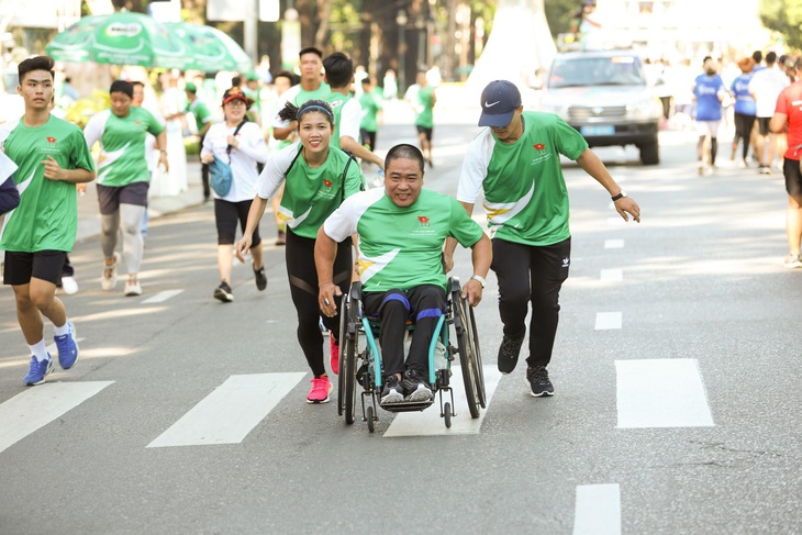 Hơn 2.100 học sinh tham gia Ngày chạy Olympic vì sức khỏe toàn dân với màn đồng diễn ấn tượng - Ảnh 6.