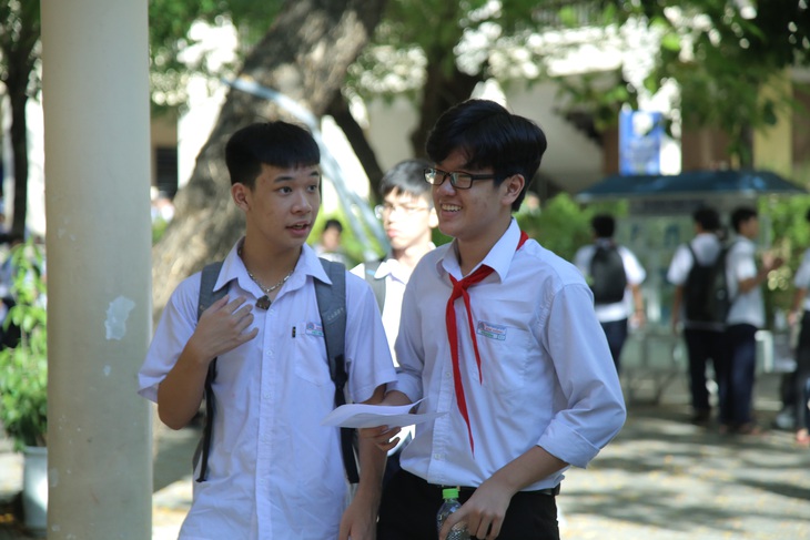 Đề tiếng Anh nhẹ nhàng, thí sinh thi lớp 10 Đà Nẵng thở phào - Ảnh 4. Đề tiếng Anh nhẹ nhàng, thí sinh thi lớp 10 Đà Nẵng thở phào - Ảnh 4.