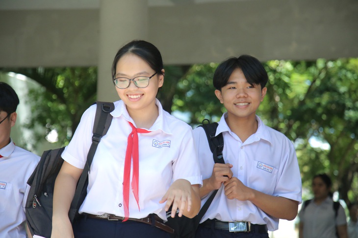Đề thi Toán lớp 10 Đà Nẵng dài và khó đạt điểm tối đa - Ảnh 1. Đề thi Toán lớp 10 Đà Nẵng dài và khó đạt điểm tối đa - Ảnh 1.