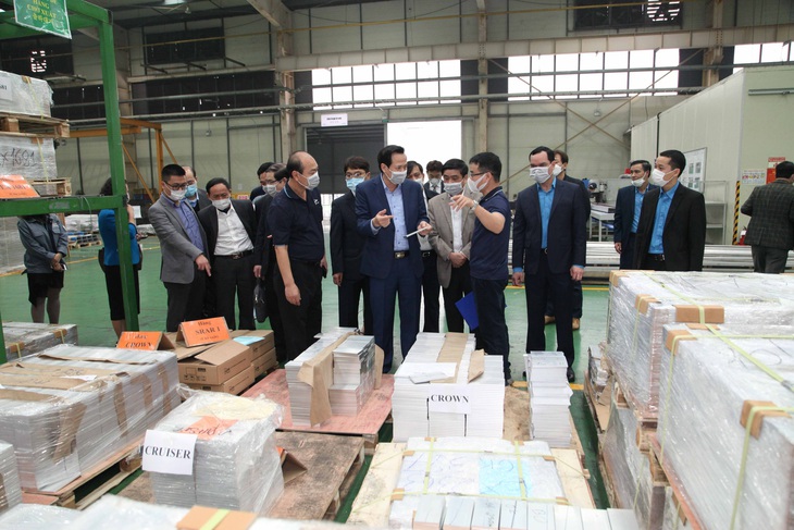 TP.HCM đề xuất cho hơn 437 người nước ngoài nhập cảnh làm việc - Ảnh 1. TP.HCM đề xuất cho hơn 437 người nước ngoài nhập cảnh làm việc - Ảnh 1.