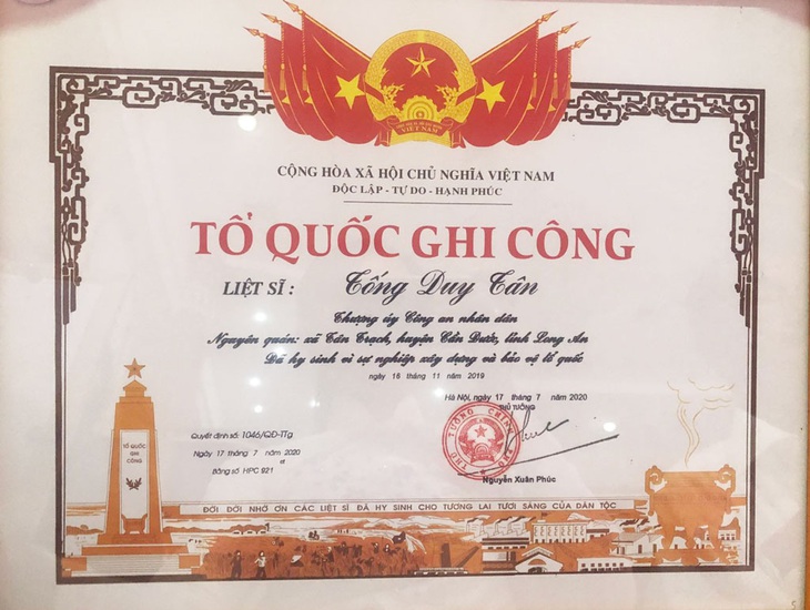 Trung úy công an bị nạn do kẻ trộm ném ớt bột được công nhận liệt sĩ - Ảnh 1.