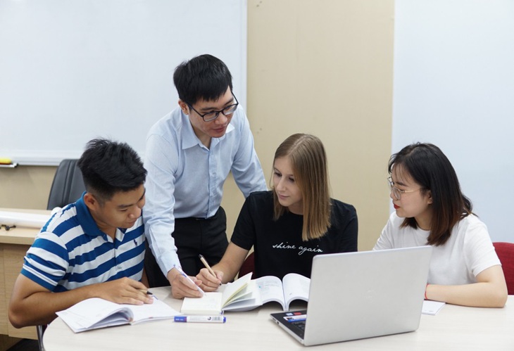 COVID-19: Phụ huynh chọn chương trình du học cho con thế nào - Ảnh 1. COVID-19: Phụ huynh chọn chương trình du học cho con thế nào - Ảnh 1.