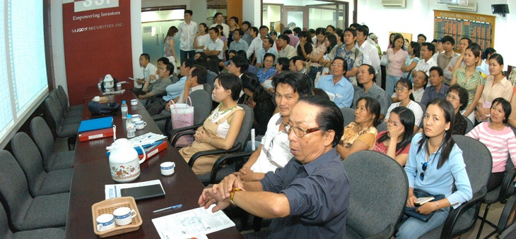 Chuyện chưa kể 20 năm thị trường chứng khoán Việt Nam - Kỳ 2: Những ngày ngây thơ, ngây ngất - Ảnh 1.