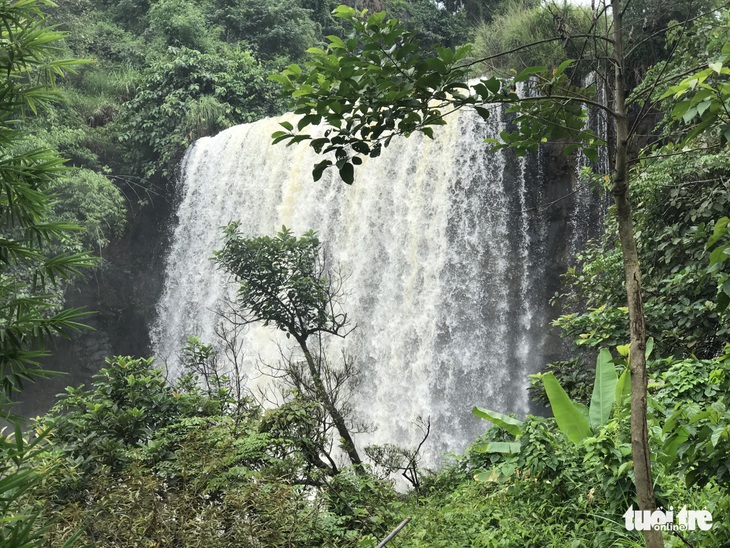 Thủy điện chắn thác 5 tầng: Địa phương ủng hộ, doanh nghiệp mừng nhưng dân phản đối - Ảnh 1.