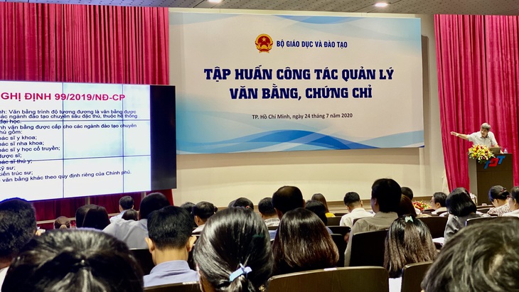 Đại học được cấp bằng kỹ sư cho khóa tuyển sinh trước 1-7-2019 - Ảnh 1.