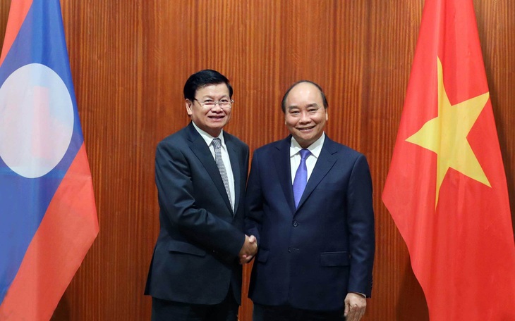 Thủ tướng Nguyễn Xuân Phúc hội đàm trực tiếp với Thủ tướng Lào - Ảnh 1. Thủ tướng Nguyễn Xuân Phúc hội đàm trực tiếp với Thủ tướng Lào - Ảnh 1.