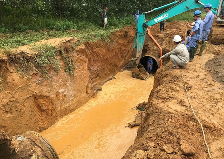 Giữa nắng nóng đỉnh điểm, Sông Đà thông báo dừng cấp nước vì vỡ đường ống - Ảnh 1.