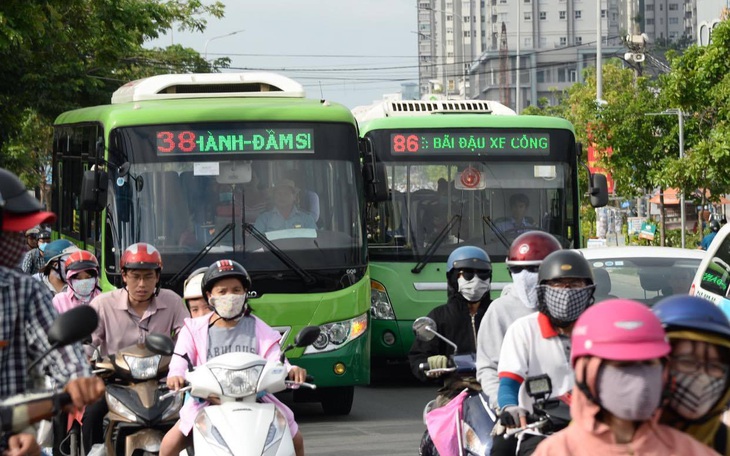 Phó giám đốc Sở GTVT TP.HCM: ‘Vận tải công cộng phải được bao cấp’