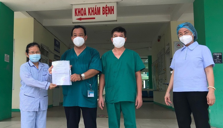 Thủ tướng Nguyễn Xuân Phúc: Tỉnh táo thực hiện mục tiêu kép - Ảnh 1. Thủ tướng Nguyễn Xuân Phúc: Tỉnh táo thực hiện mục tiêu kép - Ảnh 1.