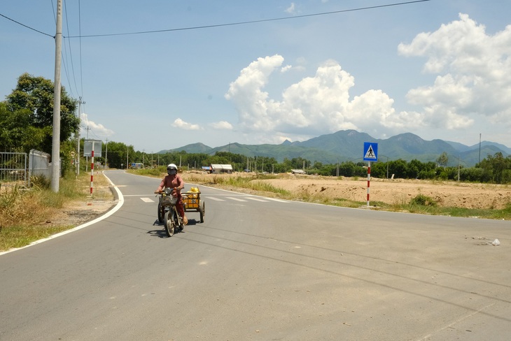 Kỷ luật 8 quan chức Quảng Ngãi liên quan đến dự án, đất đai, bổ nhiệm - Ảnh 1.