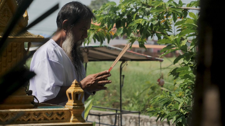 Rợn người với ngôi nhà chứa bộ sưu tập nón bảo hiểm của người chết - Ảnh 4.