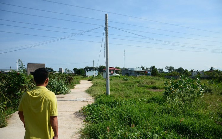 Sai phạm đất đai ở Phan Thiết: Dân chờ từng ngày xem số phận đất của mình - Ảnh 1.