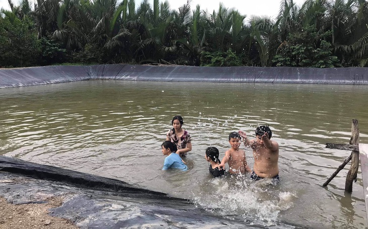 Về quê chơi hè - Ảnh 1.