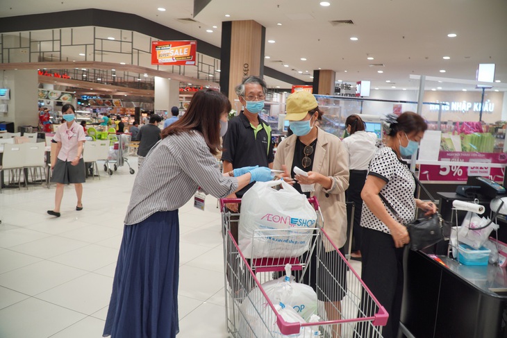 AEON ‘hút khách’ trở lại sau chuỗi ngày ảnh hưởng do dịch bệnh - Ảnh 4.