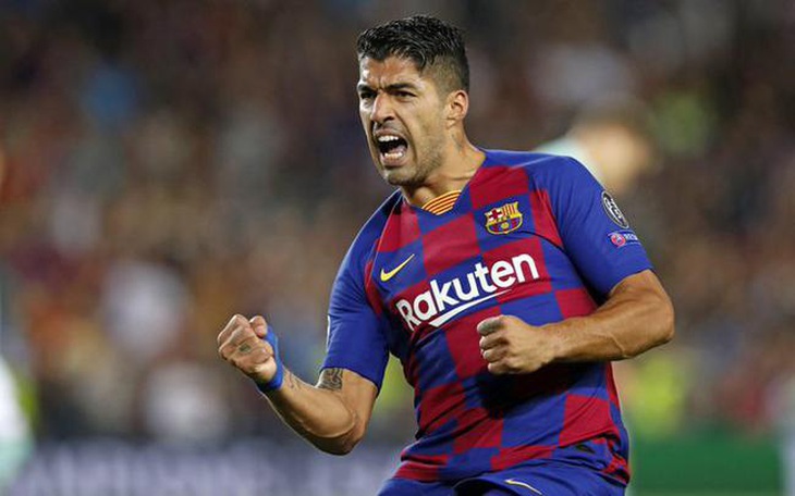 Barca bị chỉ trích cạn tàu ráo máng vì gọi điện đuổi cổ Luis Suarez - Ảnh 1.