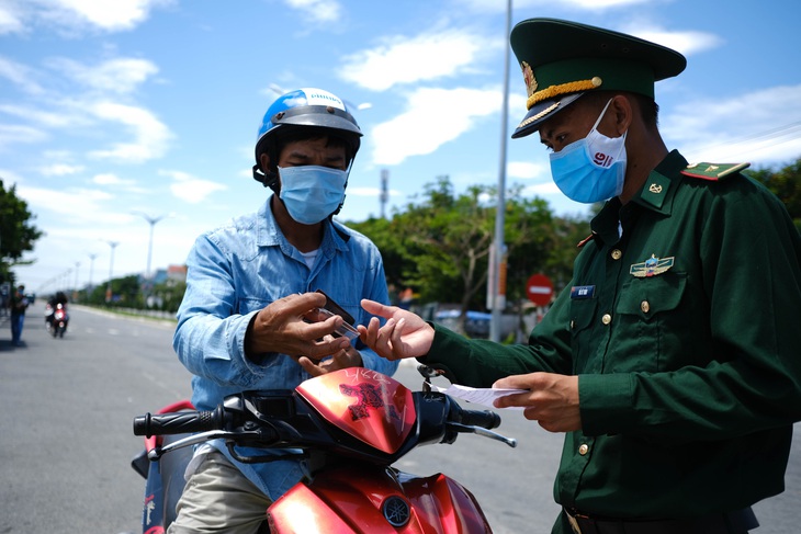 Thường trực Ban Bí thư yêu cầu bí thư tỉnh ủy, thành ủy trực tiếp chỉ đạo chống dịch - Ảnh 1.