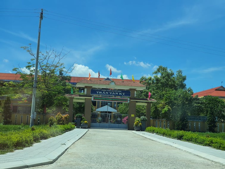 84 học sinh ở Quảng Trị được sang Thừa Thiên Huế đi học - Ảnh 1.