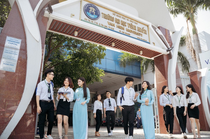 Trường Đại học Văn Hiến miễn phí tiền ăn, tiền nhà trọ cho tân sinh viên - Ảnh 1.