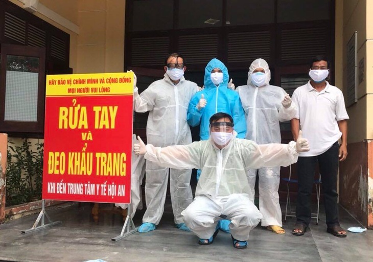 30.000 khẩu trang đến với người dân Đà Nẵng, Quảng Nam và các nhà báo - Ảnh 1. 30.000 khẩu trang đến với người dân Đà Nẵng, Quảng Nam và các nhà báo - Ảnh 1.