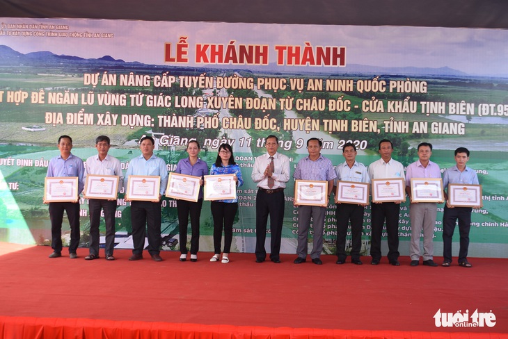 Khánh thành đường 955A gần 1.000 tỉ phục vụ an ninh quốc phòng - Ảnh 3. Khánh thành đường 955A gần 1.000 tỉ phục vụ an ninh quốc phòng - Ảnh 3.
