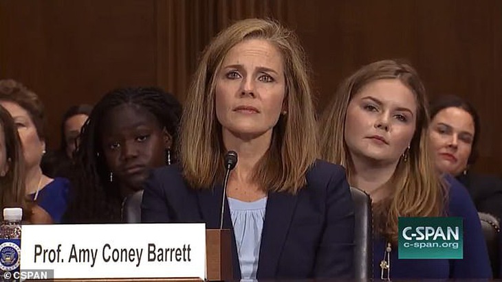 Amy Coney Barrett - người được đề cử làm thẩm phán tòa án tối cao Mỹ là ai? - Ảnh 4.