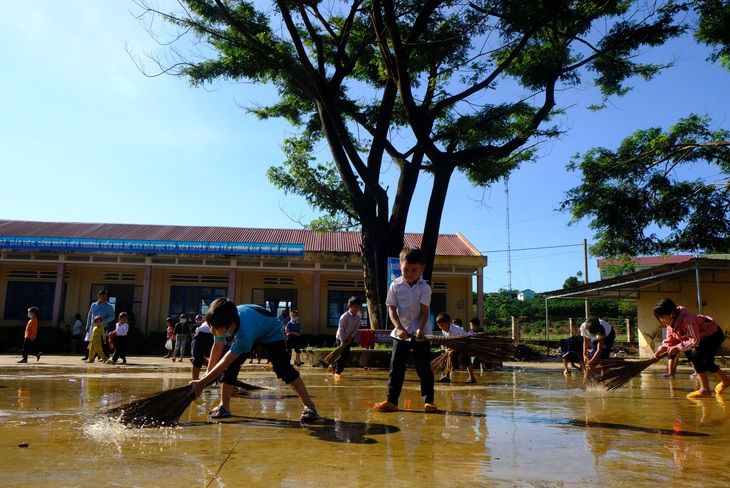 Tất bật chuẩn bị lễ khai giảng ở vùng dịch chồng dịch - Ảnh 8.