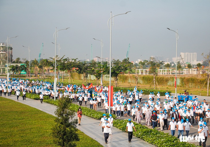 Đi bộ đồng hành Thủ Đức nghĩa tình, quyên góp hơn 3,9 tỉ đồng ủng hộ người nghèo - Ảnh 7.