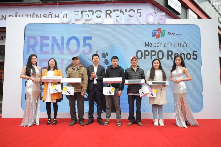 OPPO Reno5 tưng bừng ưu đãi chào xuân mới tại hệ thống FPT Shop - Ảnh 2.