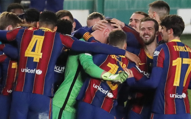 Điểm tin thể thao sáng 14-1: Ter Stegen đưa Barca vào chung kết Siêu cúp Tây Ban nha